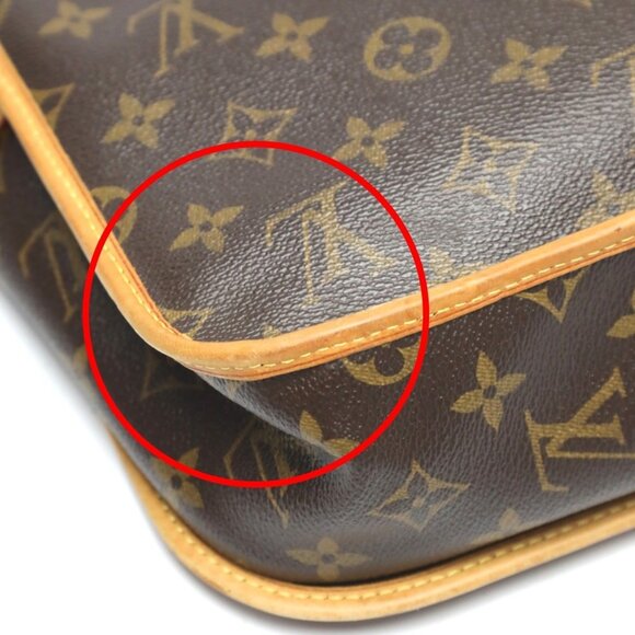 LOUIS VUITTON Brown Monogram Canvas Shoulder Bag - Picture 8 of 16